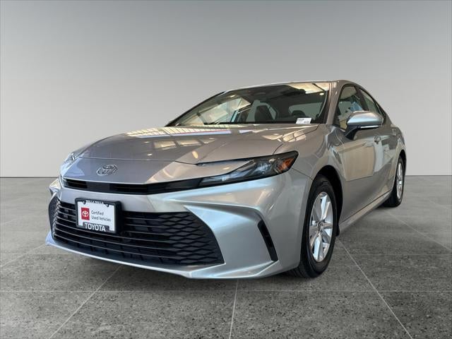 2025 Toyota Camry Hybrid LE