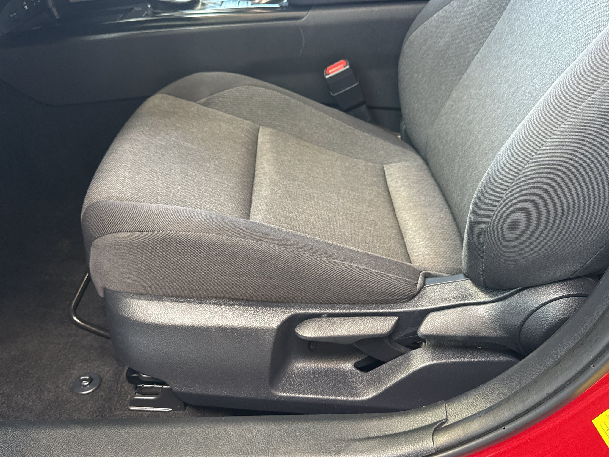 2025 Toyota Camry Hybrid LE