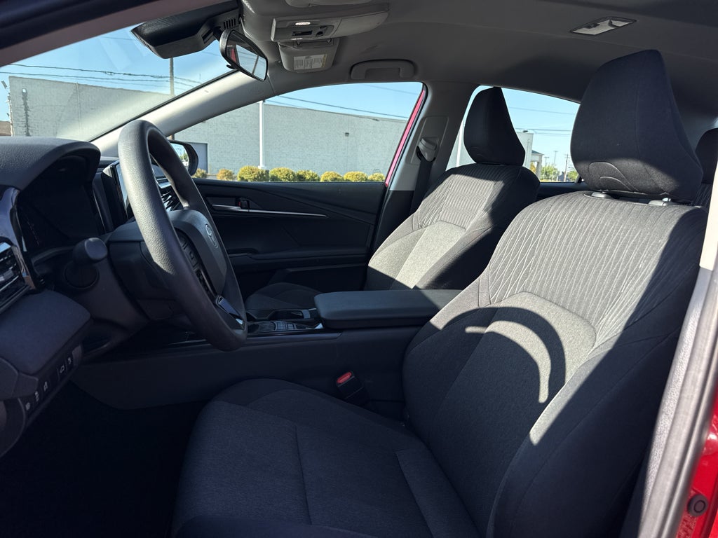 2025 Toyota Camry Hybrid LE