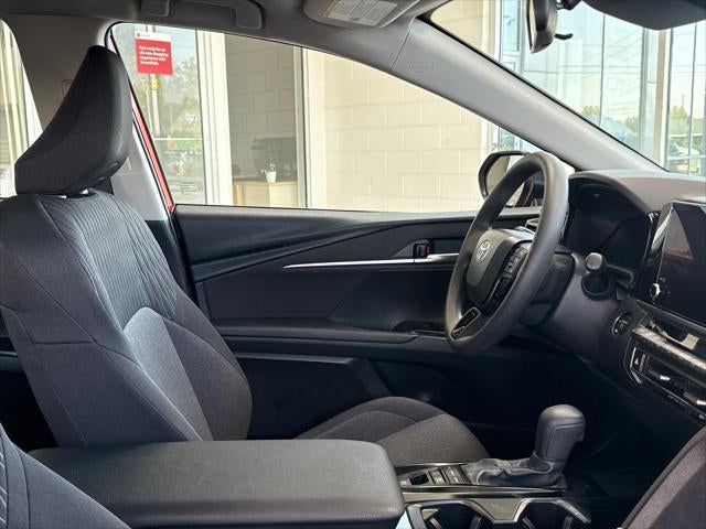 2025 Toyota Camry Hybrid LE