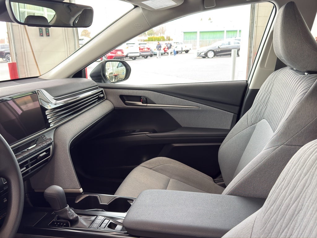 2025 Toyota Camry Hybrid LE