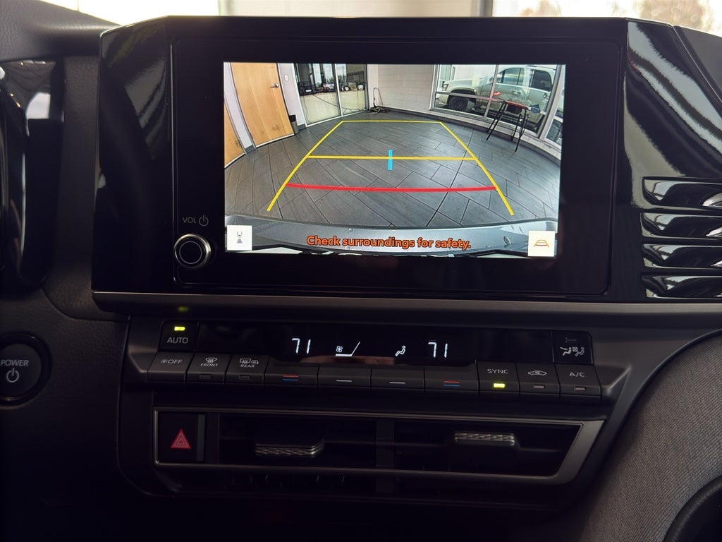 2025 Toyota Camry Hybrid LE