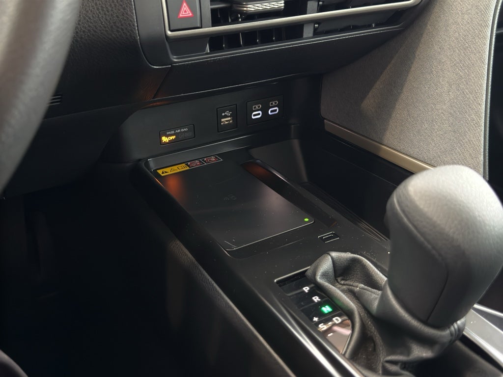 2025 Toyota Camry Hybrid LE