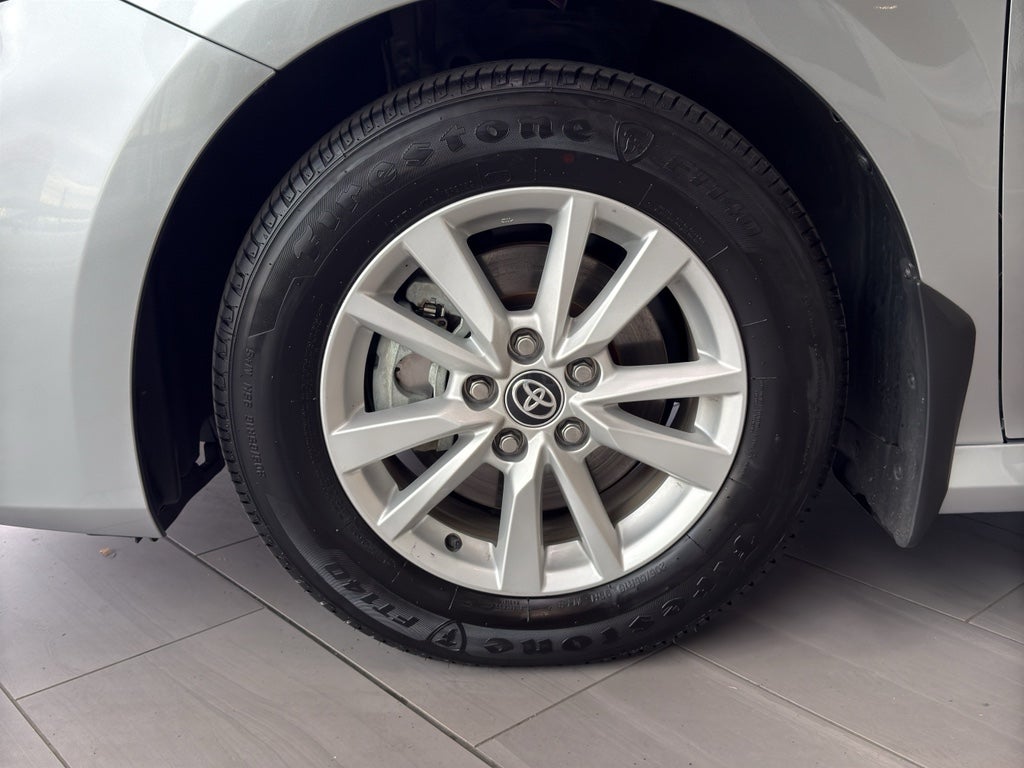 2025 Toyota Camry Hybrid LE