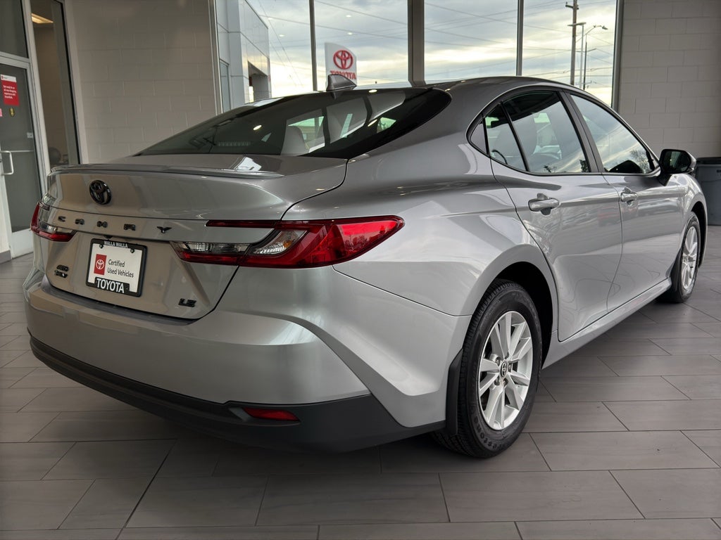 2025 Toyota Camry Hybrid LE
