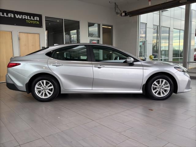 2025 Toyota Camry Hybrid LE