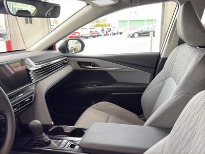 2025 Toyota Camry Hybrid LE