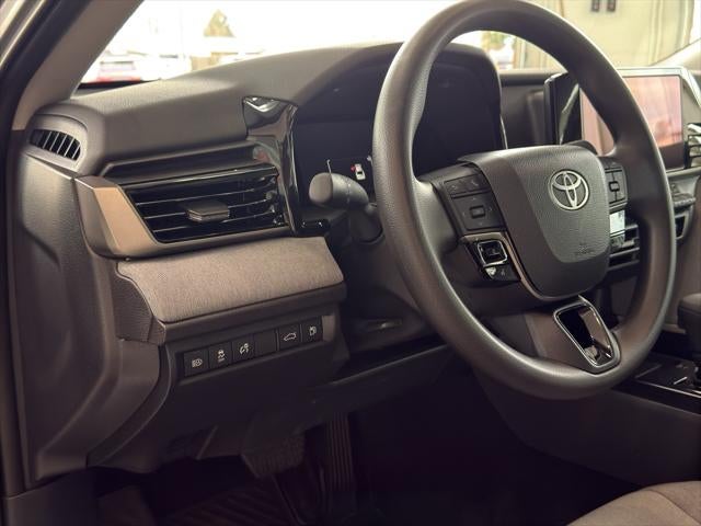 2025 Toyota Camry Hybrid LE