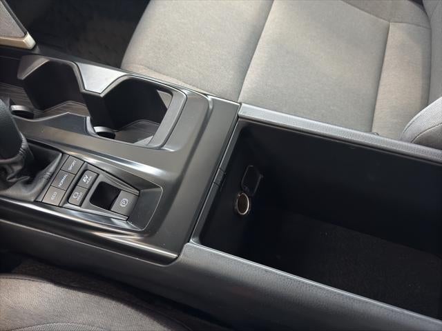 2025 Toyota Camry Hybrid LE