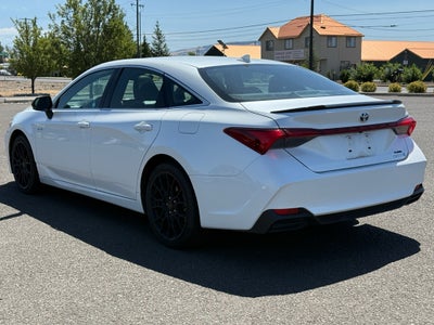 2021 Toyota Avalon Hybrid XSE