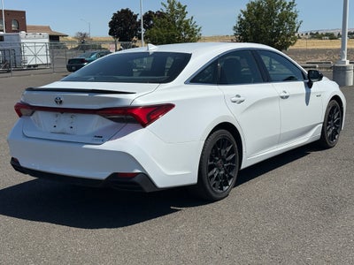 2021 Toyota Avalon Hybrid XSE
