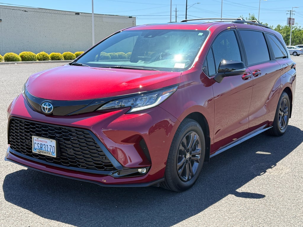 2025 Toyota Sienna XSE