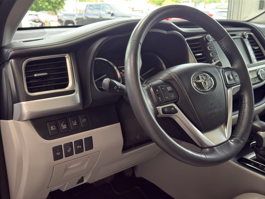 2014 Toyota Highlander Limited Platinum