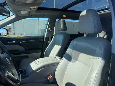 2014 Toyota Highlander Limited Platinum