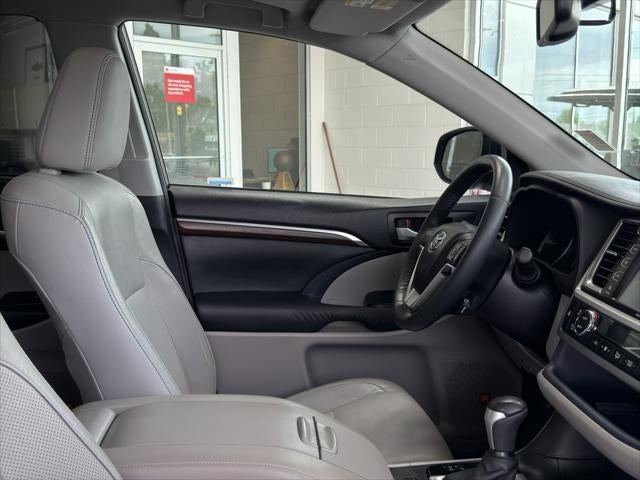 2014 Toyota Highlander Limited Platinum