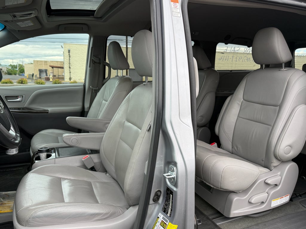 2017 Toyota Sienna XLE