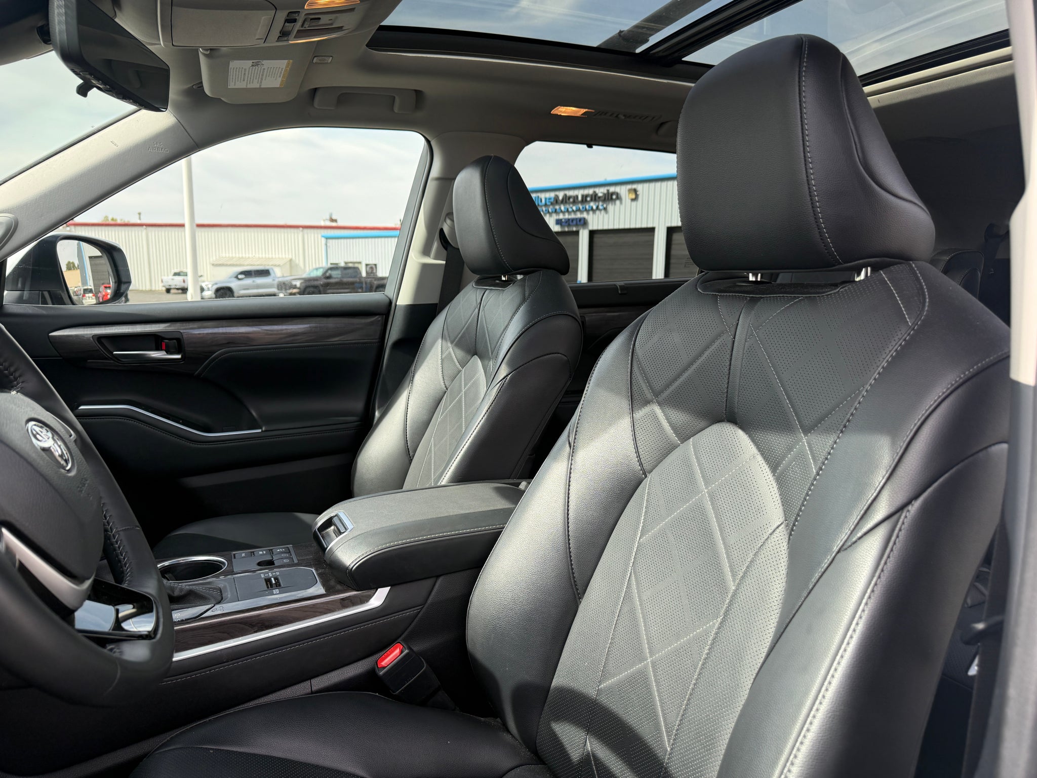 2025 Toyota Highlander Hybrid Hybrid Platinum