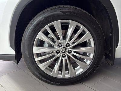 2025 Toyota Highlander Hybrid Hybrid Platinum