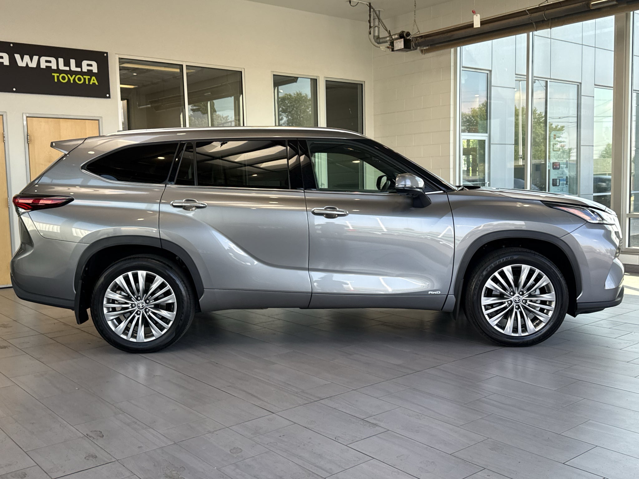 2026 Toyota Highlander Hybrid Hybrid Platinum