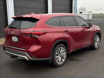 2022 Toyota Highlander Platinum