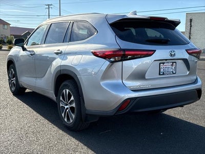 2022 Toyota Highlander Hybrid Hybrid XLE