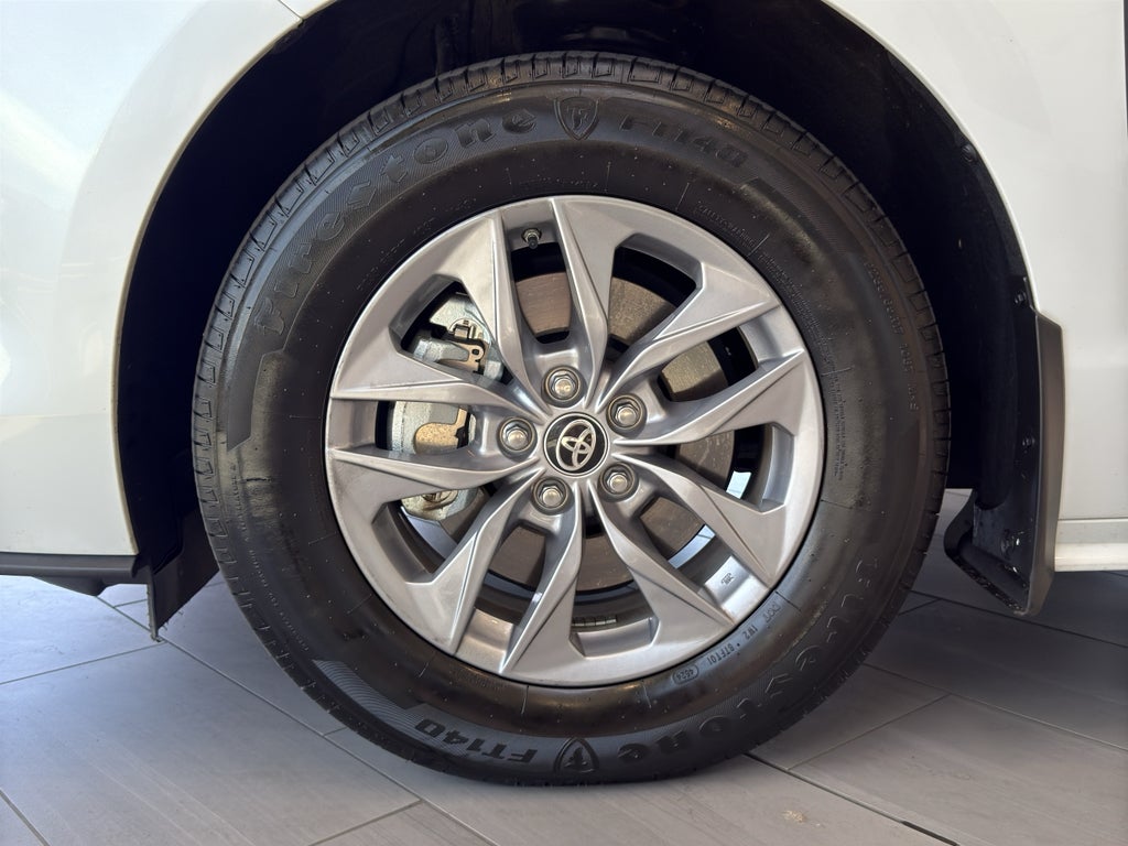 2025 Toyota Sienna XLE