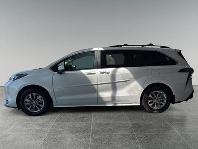 2025 Toyota Sienna XLE