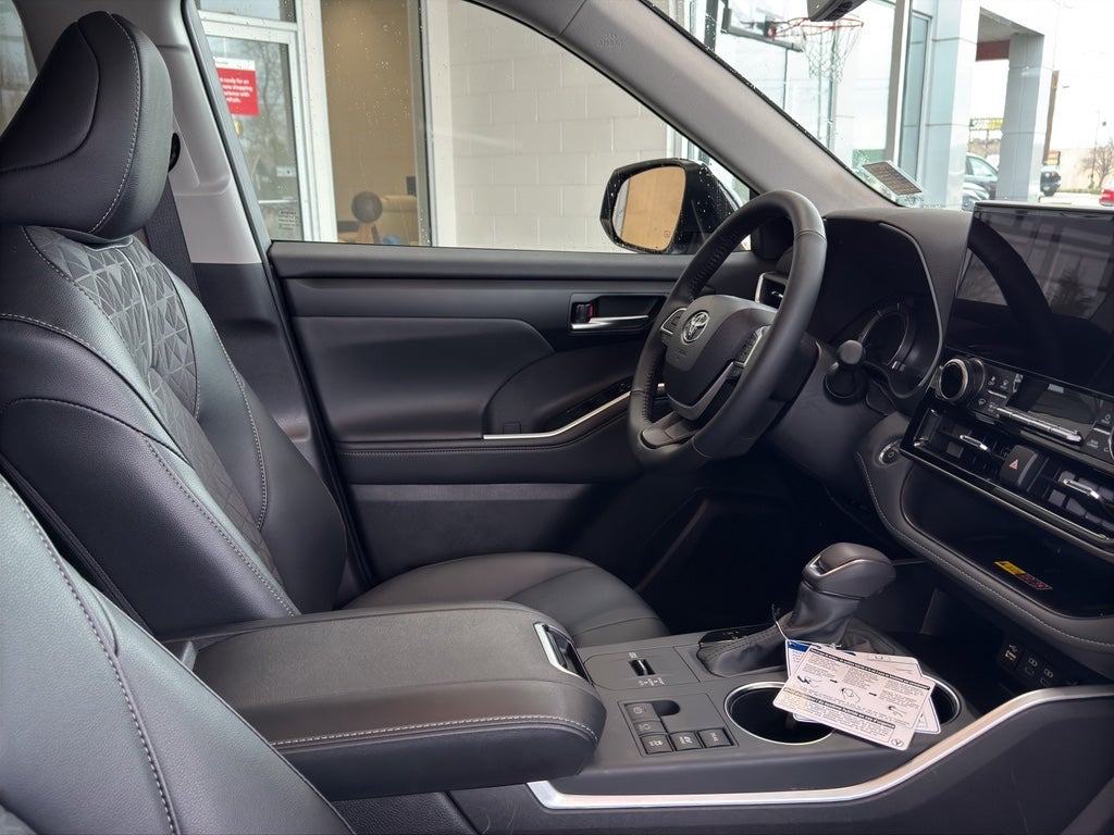 2025 Toyota Highlander Hybrid Hybrid XLE Nightshade