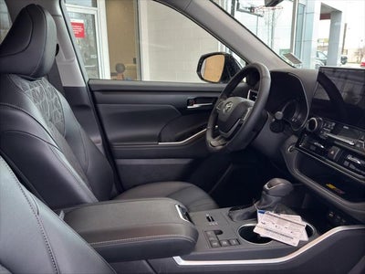 2025 Toyota Highlander Hybrid Hybrid XLE Nightshade