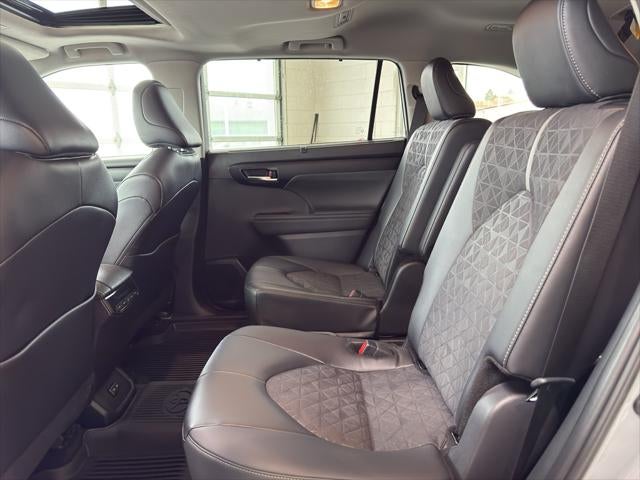 2025 Toyota Highlander Hybrid Hybrid XLE Nightshade