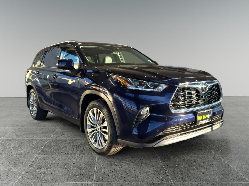 2025 Toyota Highlander Platinum