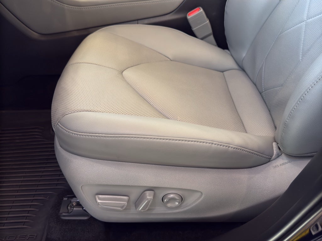 2025 Toyota Highlander Platinum
