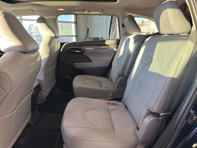 2025 Toyota Highlander Platinum