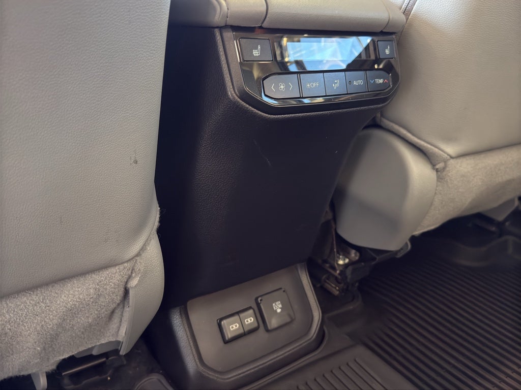 2025 Toyota Highlander Platinum