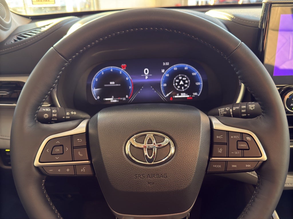 2025 Toyota Highlander Platinum