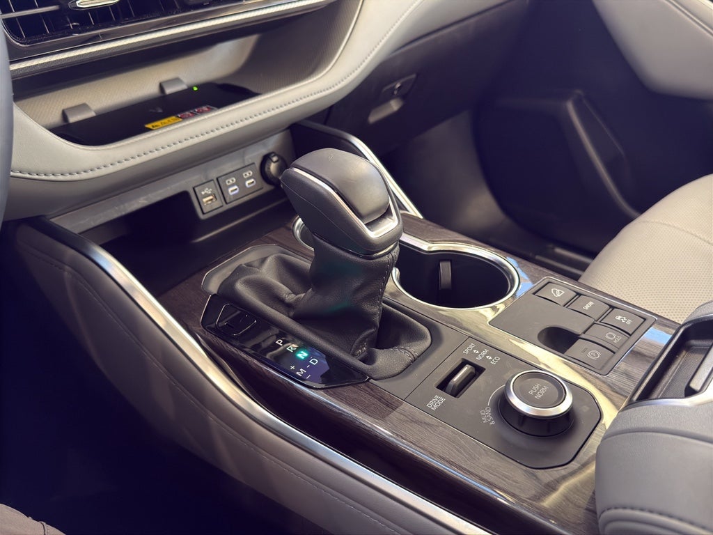 2025 Toyota Highlander Platinum