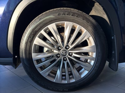 2025 Toyota Highlander Platinum