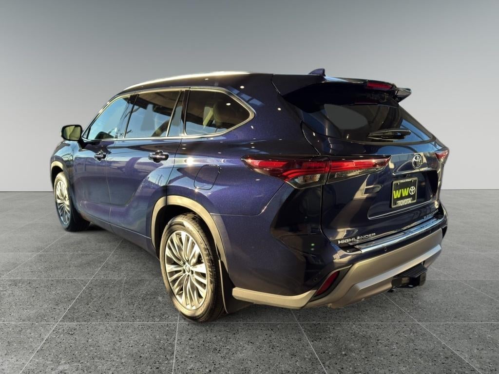 2025 Toyota Highlander Platinum