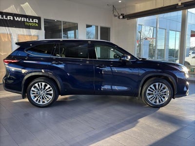 2025 Toyota Highlander Platinum