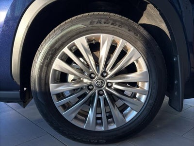 2025 Toyota Highlander Platinum