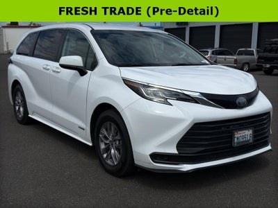 2021 Toyota Sienna LE