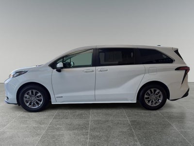 2021 Toyota Sienna LE