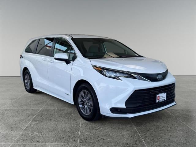 2021 Toyota Sienna LE