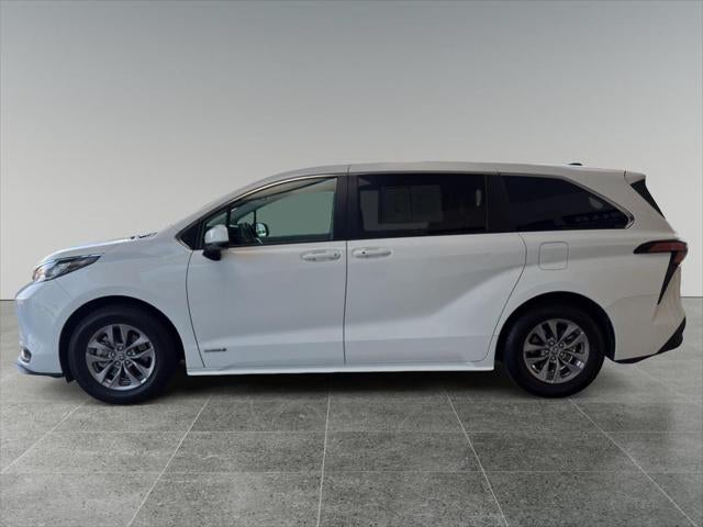 2021 Toyota Sienna LE