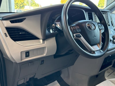 2020 Toyota Sienna LE