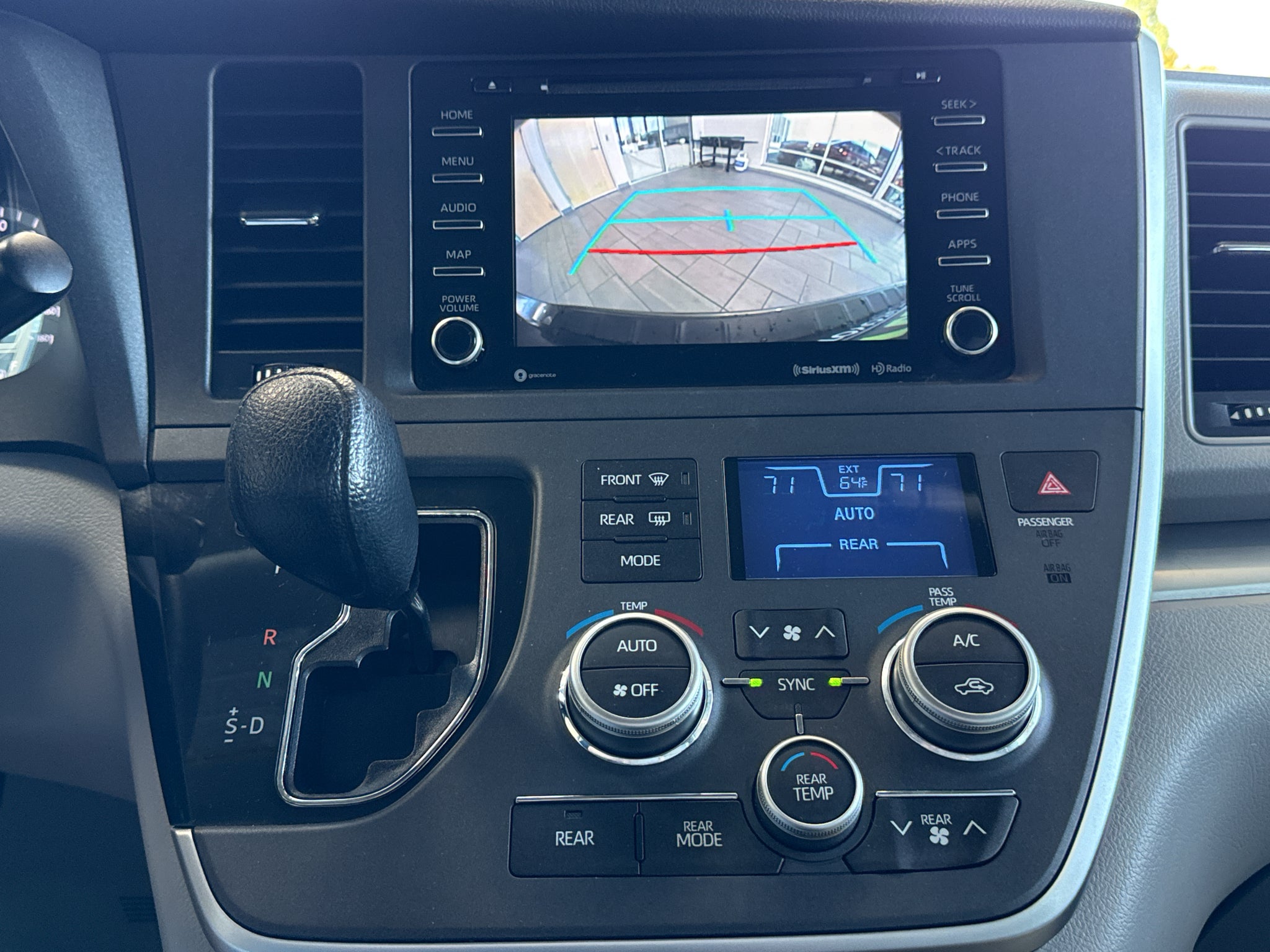 2020 Toyota Sienna LE