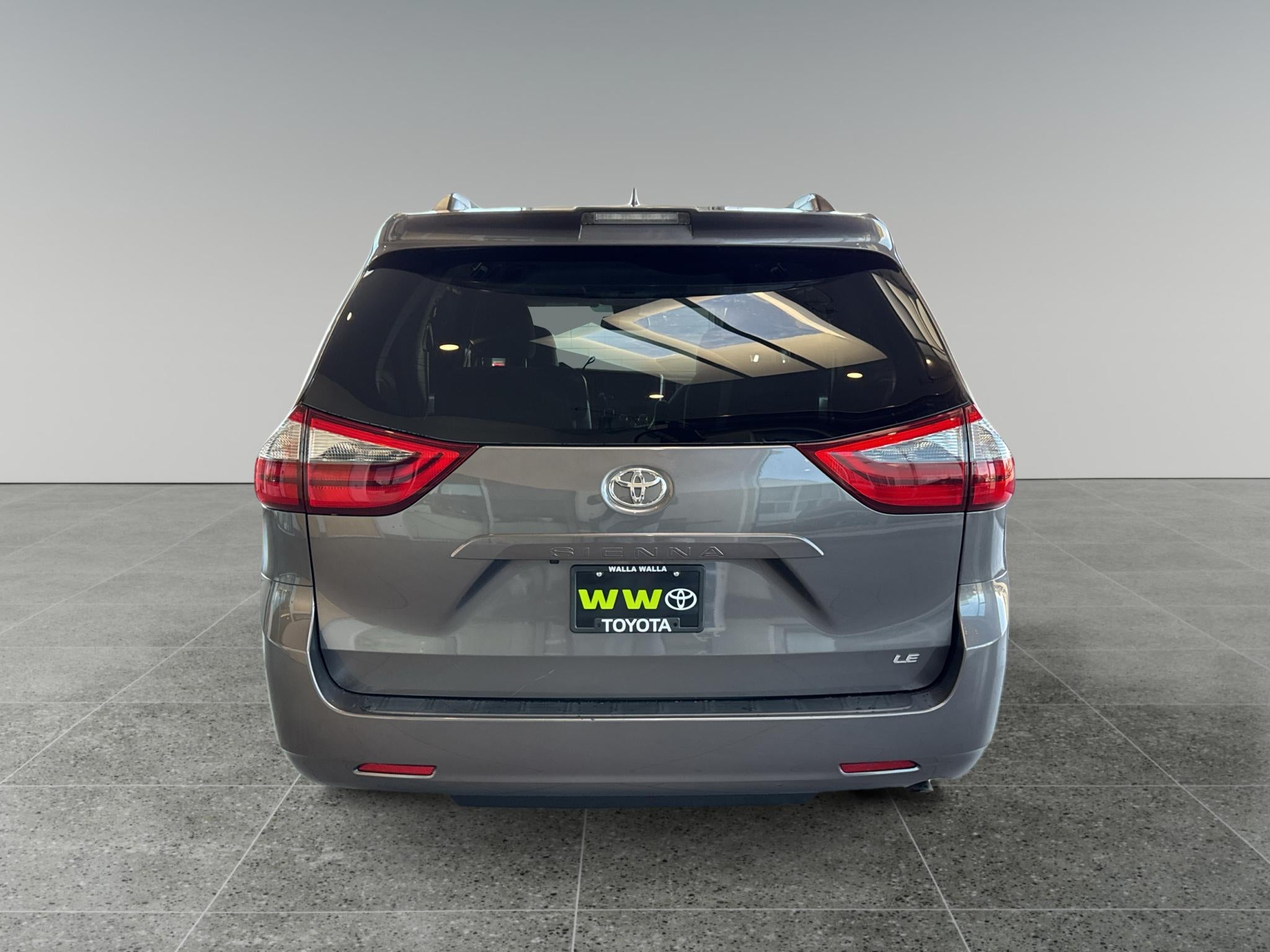 2020 Toyota Sienna LE