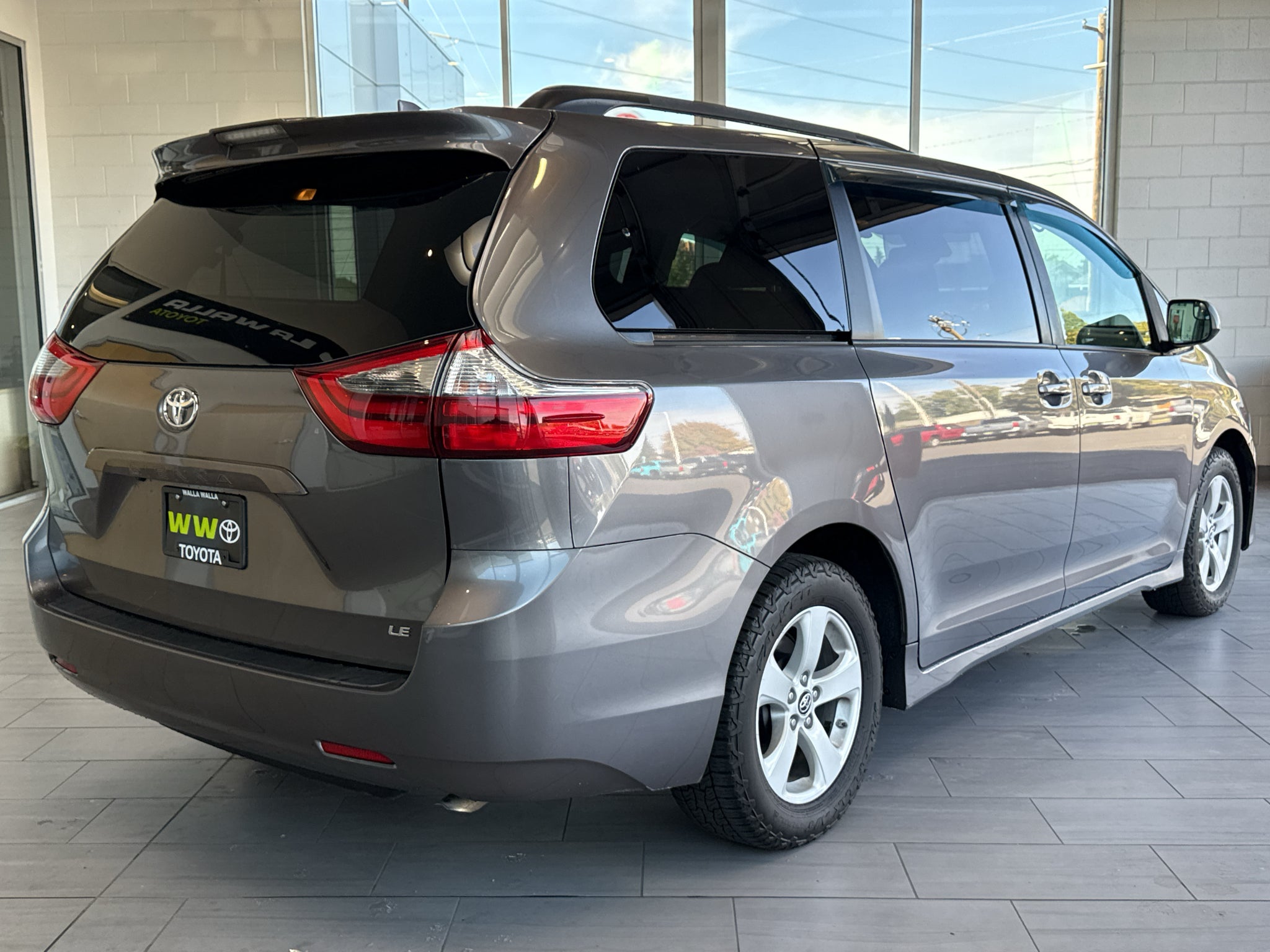 2020 Toyota Sienna LE