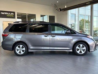 2020 Toyota Sienna LE