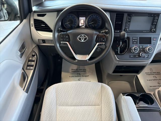 2020 Toyota Sienna LE